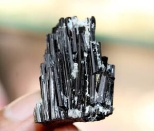 Black tormiline