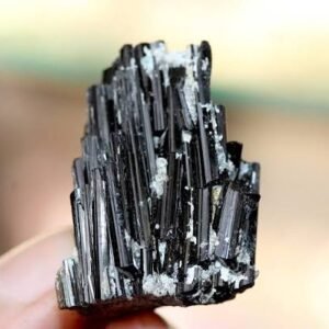 Black tormiline